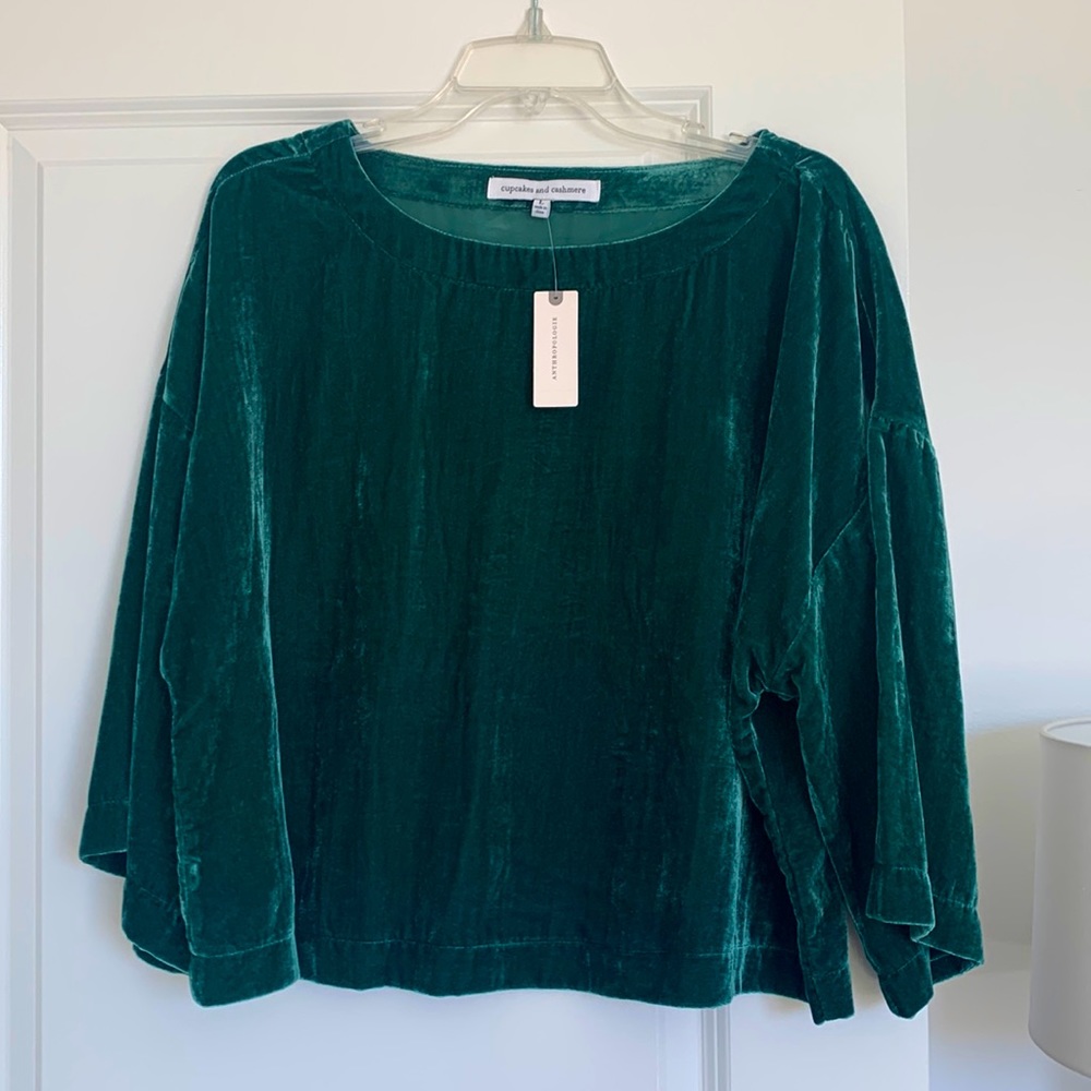 Anthropologie, Green Velvet Cropped Blouse, NWT, Size L